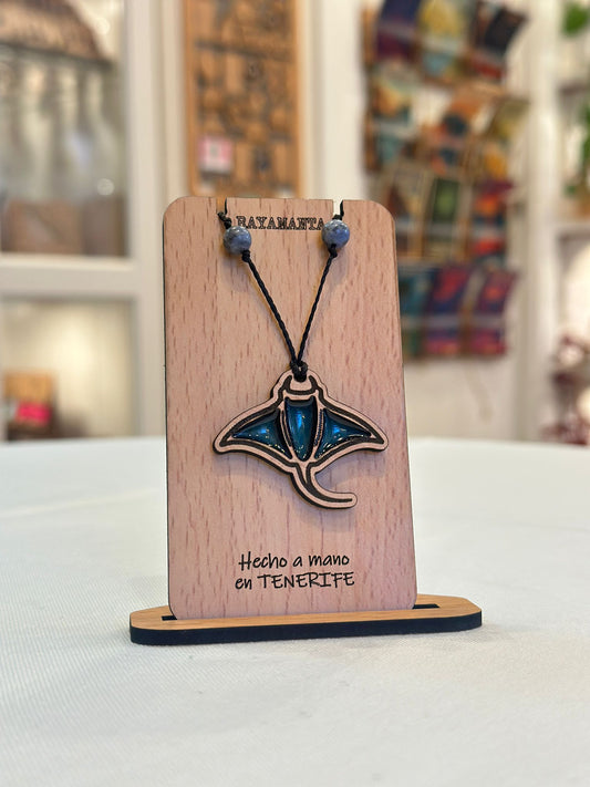Collar Mantaraya con resina